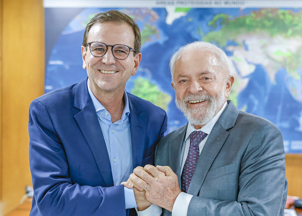 paes e lula Easy Resize.com