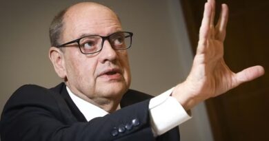 Governador em exercício, desembargador Ricardo Couto suspende licitações e contratos de obras em três órgãos do Estado RJ