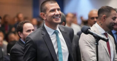 Douglas Ruas (PL) é eleito presidente da Alerj com 44 votos; oposição não comparece