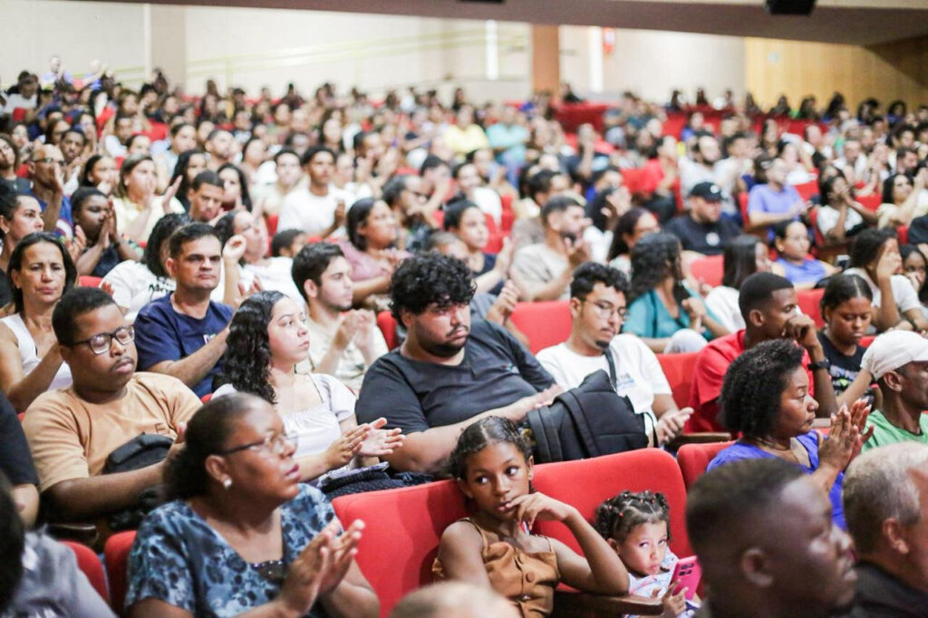 Mais de 1.500 inscritos marcam início dos cursos gratuitos em Campos 1 with 244883 Easy Resize.com