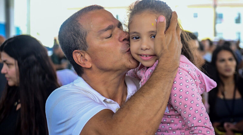 with 244983 Easy Resize.com