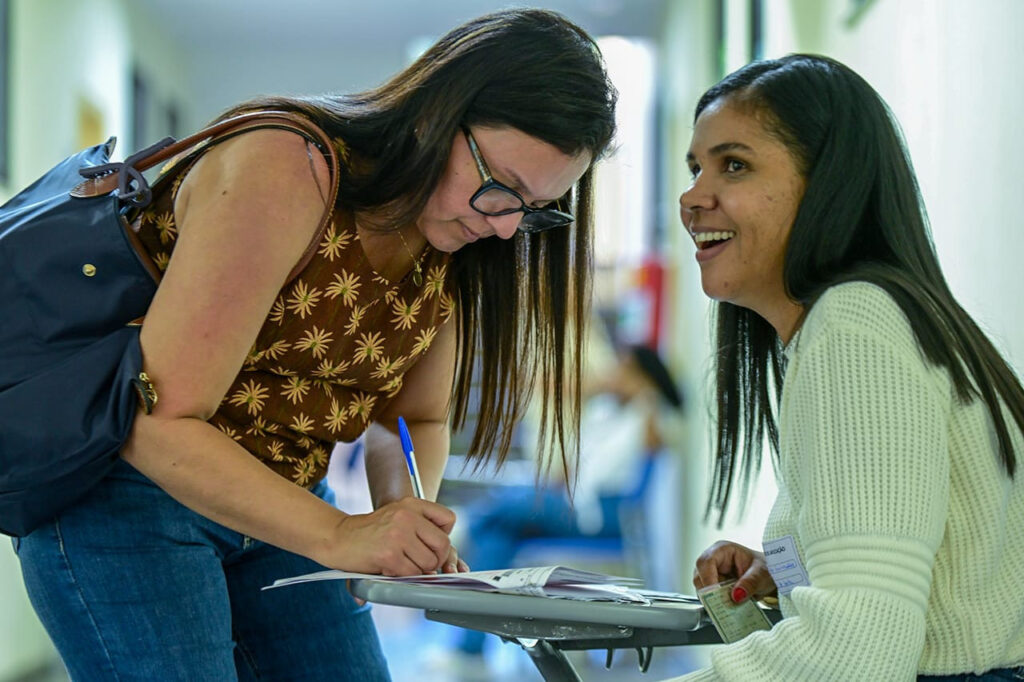 with 245301 Easy Resize.com