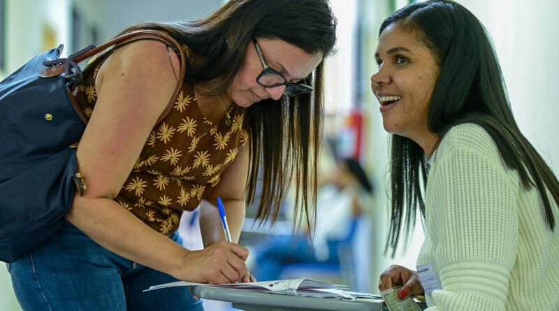 with 245301 Easy Resize.com