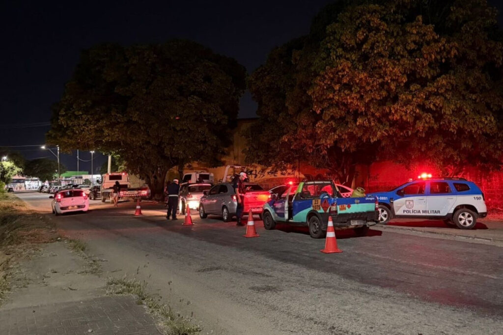 with 245343 Easy Resize.com