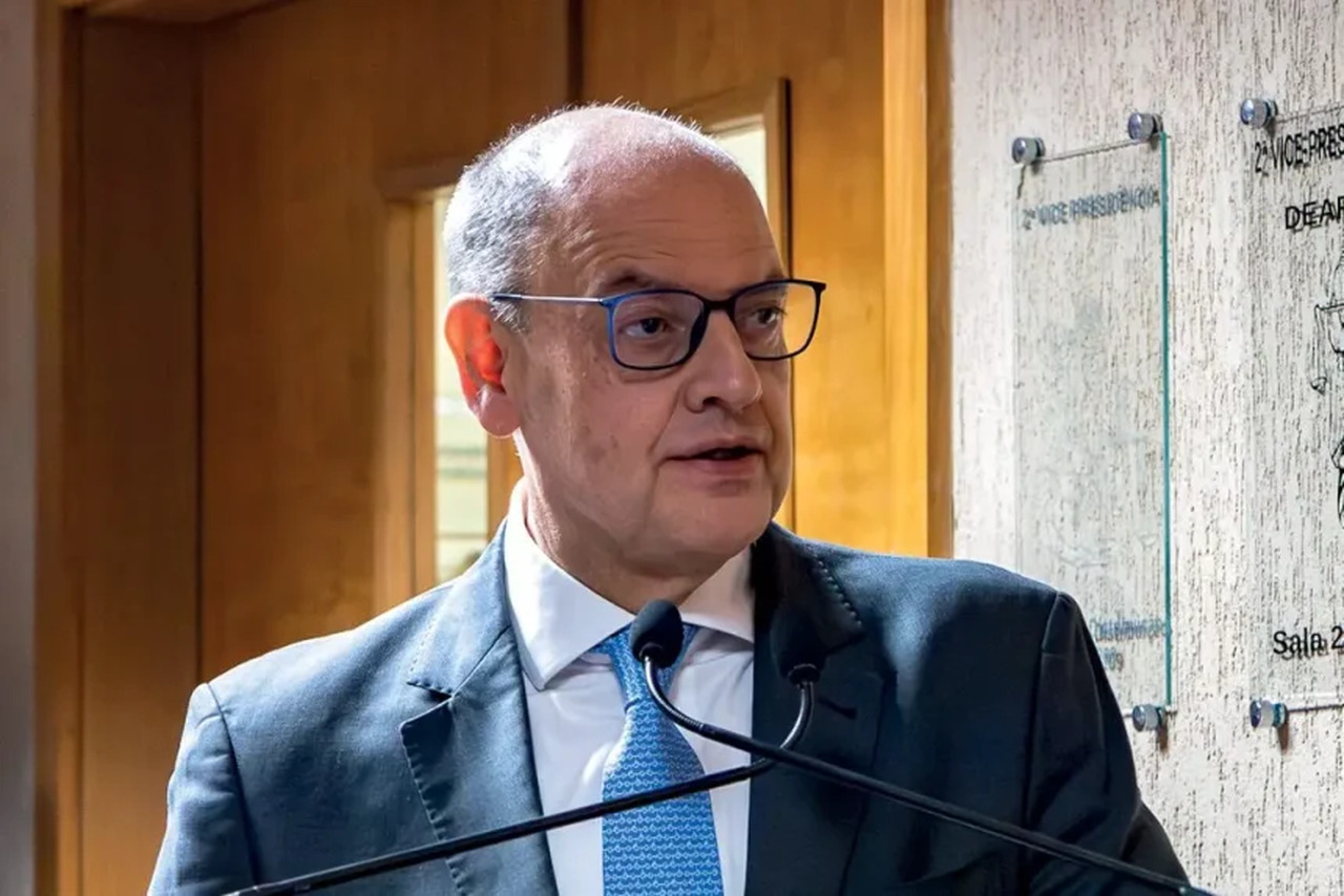 Governo do RJ paga Piso Nacional dos Professores em agosto