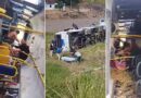 Micro-ônibus tomba, deixa 26 feridos e moradores se revoltam com condições do veículo em Campos