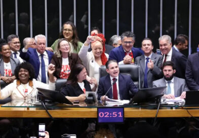 Câmara aprova, em dois turnos, PEC pelo fim da escala 6×1