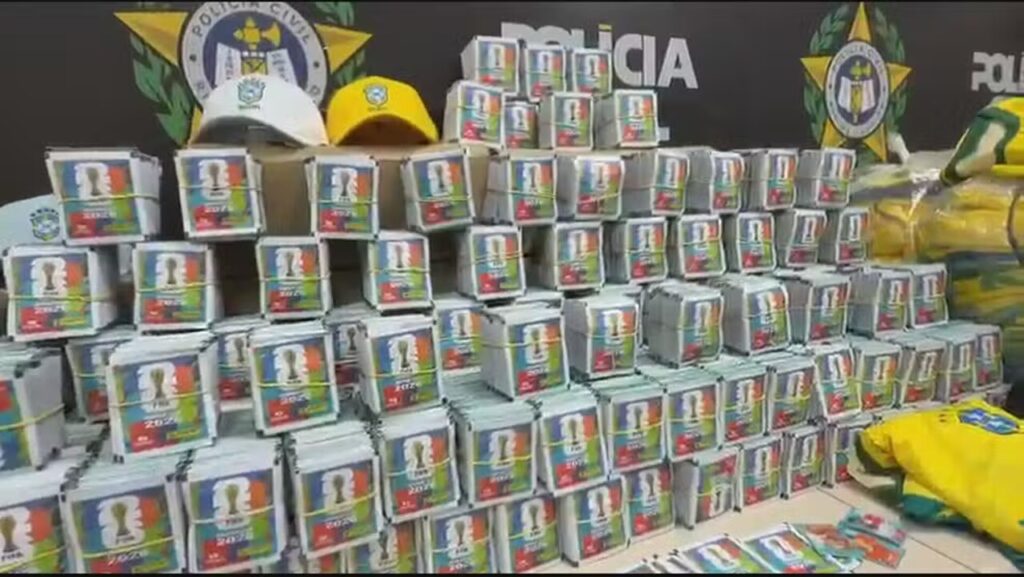 Polícia Civil RJ apreende 200 mil figurinhas falsificadas da Copa do Mundo 1 g1 figurinha3 Easy Resize.com 1