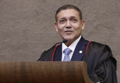 Ao tomar posse na Presidência do TSE, Nunes Marques defende a vontade soberana do povo nas urnas