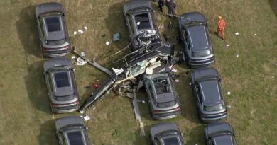Pelo menos 5 morrem em queda de helicópteros no Recreio; aeronaves colidiram no ar