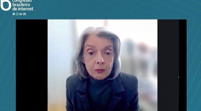 Cármen Lúcia alerta para riscos da inteligência artificial às eleições