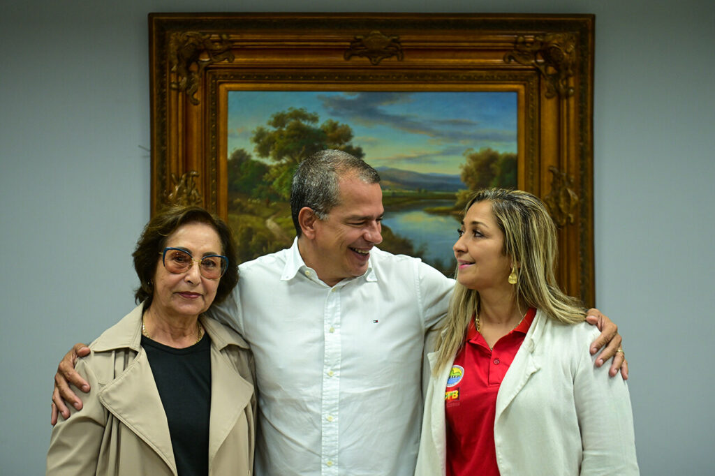 Frederico Paes encaminhará projeto de auxílio assistencial para quase 3 mil aposentados e pensionistas 1 Prefeito Frederico Paes e Siprosep