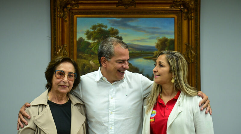 Prefeito Frederico Paes e Siprosep