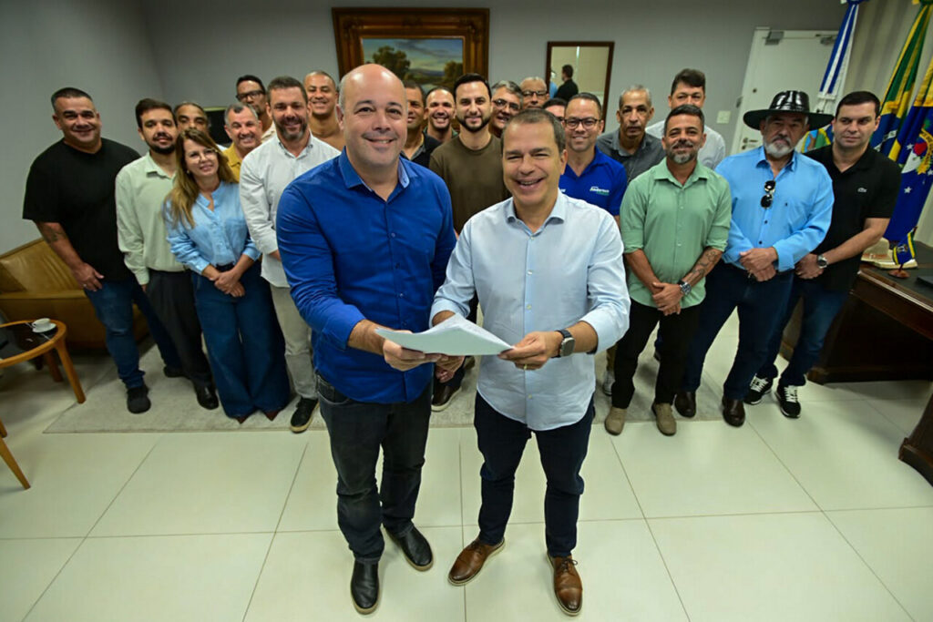 Prefeito Frederico Paes anuncia reajuste salarial dos servidores de Campos 1 Prefeito Frederico Paes concede 4,26% de reposição salarial para servidores