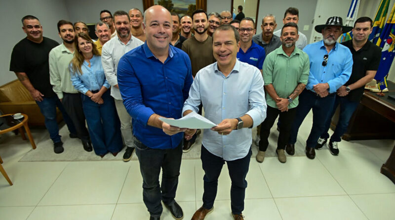 Prefeito Frederico Paes concede 4,26% de reposição salarial para servidores