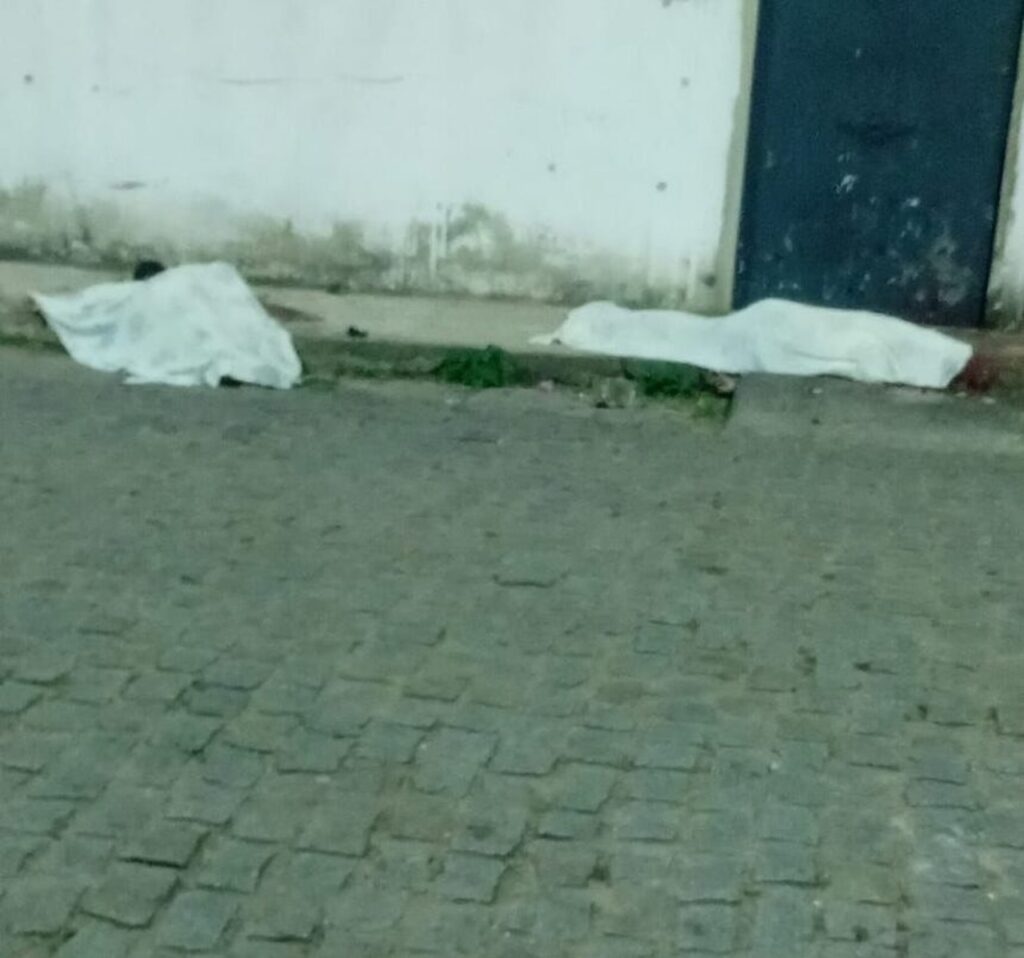 Jovens são assassinados a tiros após saírem de festa em Guarus 1 WhatsApp Image 2026 06 15 at 08.40.56 860x804 Easy Resize.com