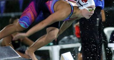 Nicole de Thuin conquistou medalha de ouro no revezamento  4x100m livre,  no Campeonato Brasileiro Interclubes Juvenil de Natação