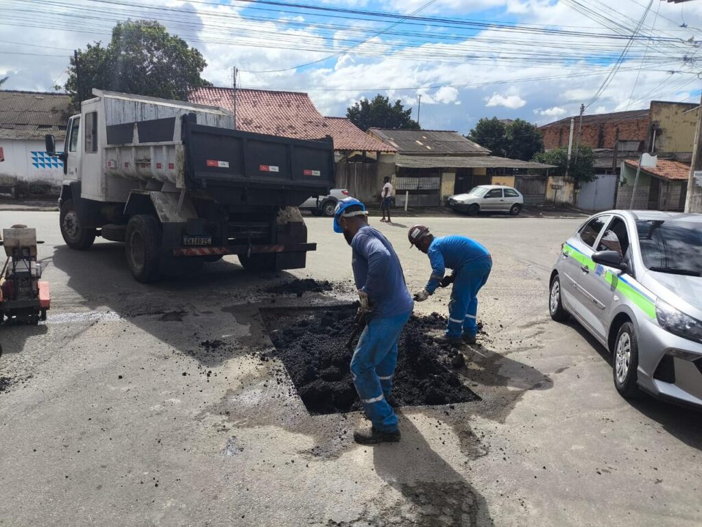 Prefeitura realiza Operação Tapa Buracos no bairro Fundão, em Guarus 1 WhatsApp Image 2026 06 17 at 11.33.57 Easy Resize.com