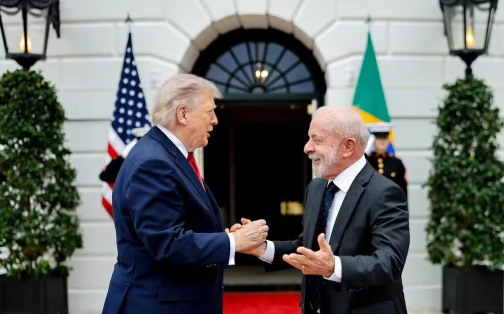 Governo dos EUA propõe nova tarifa de 25% sobre produtos brasileiros 1 Lula e Trump em encontro na Casa Branca — Tarifa produtos brasileiros