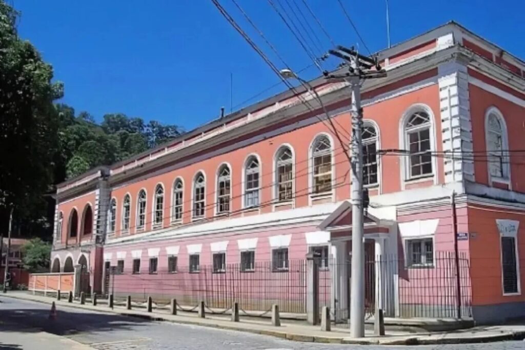 Justiça manda devolver palácio imperial em Petrópolis a herdeiro de Dom Pedro II 1 palacio rj Easy Resize.com