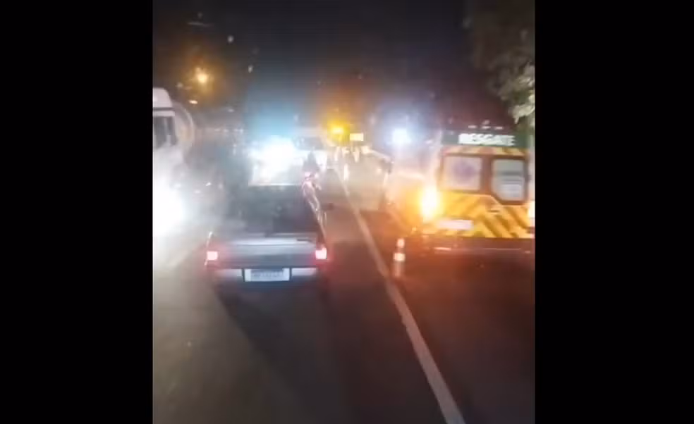 Homem morre atropelado em acidente na BR-101, em Campos