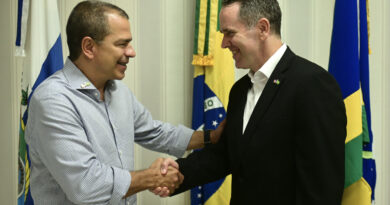 Prefeito recebe comitiva do Consulado dos EUA e apresenta potencial de Campos
