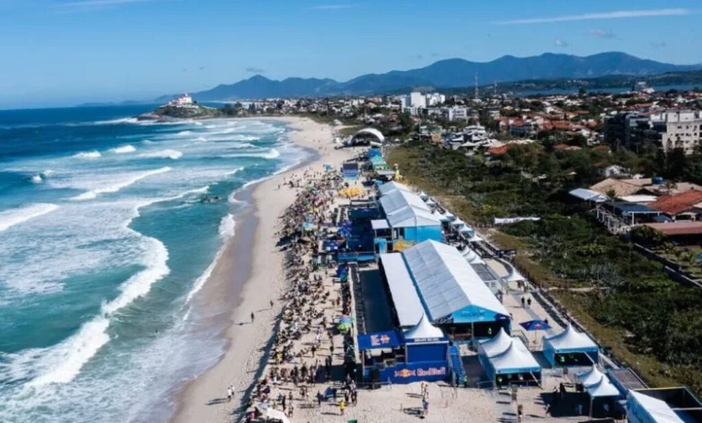 MPF cobra esclarecimentos sobre ação publicitária em área de restinga durante evento de surfe em Saquarema 1 Praia de Itaúna, Saquarema