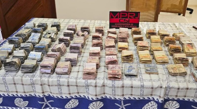 Dinheiro apreendido durante operação em Itaocara
