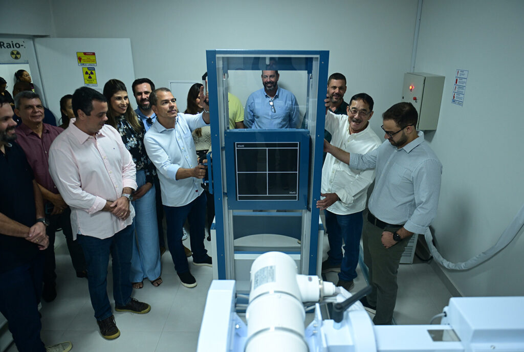 Prefeito Frederico Paes inaugura nova sala de raio-x digital PU Central 1 with 248091 Easy Resize.com