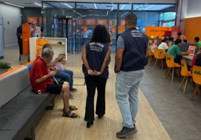 Procon Campos orienta consumidores sobre tarifas bancárias e cobranças em contas