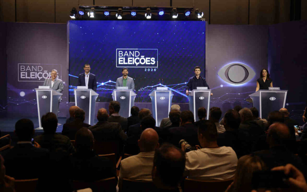 Debate Band Rio: Eduardo Paes é chamado de "candidato fujão"; Ruas tenta se descolar de Castro e Bacellar 1 1 debateband63171 copiar 39214055 Easy Resize.com
