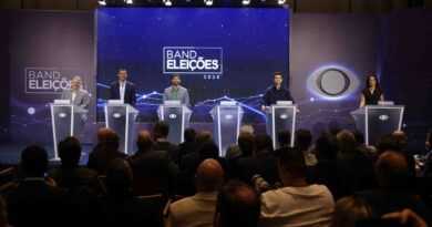 Debate Band Rio: Eduardo Paes é chamado de “candidato fujão”; Ruas tenta se descolar de Castro e Bacellar