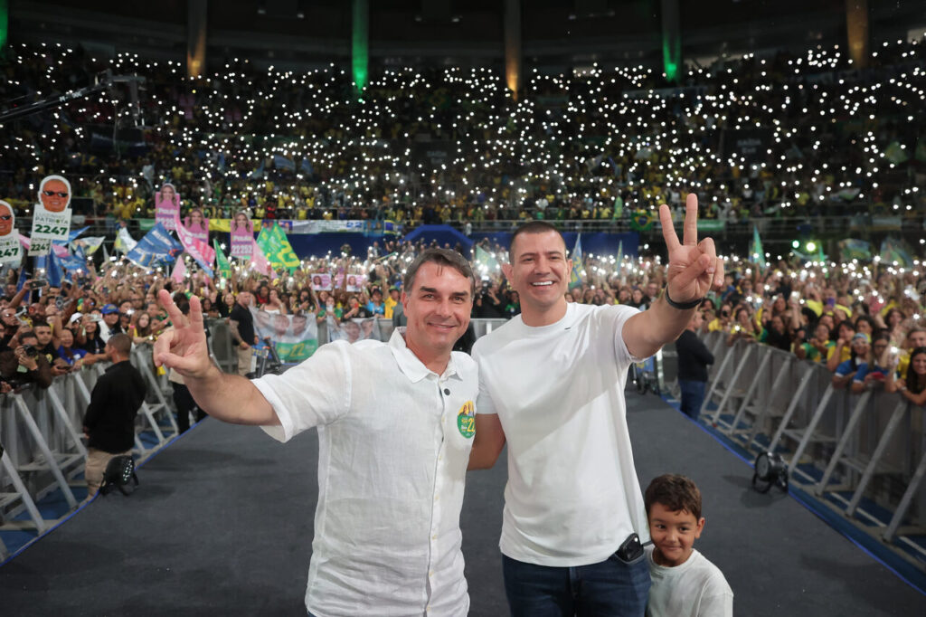 Flávio Bolsonaro e Douglas Ruas