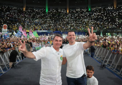 Flávio Bolsonaro e Douglas Ruas