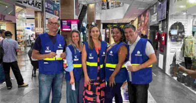 Fundecam segue nas ruas do Centro levando informações sobre microcrédito aos lojistas