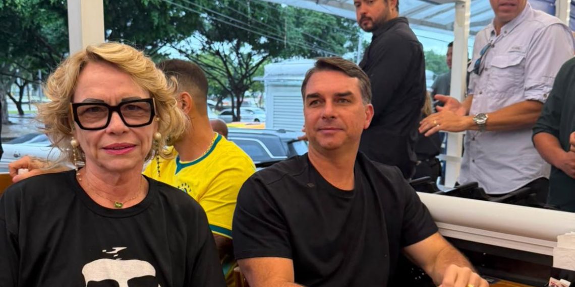 Em café da manhã com os candidatos no Rio, Flávio Bolsonaro manda recado aos prefeitos ‘traidores’: não terão apoio à reeleição