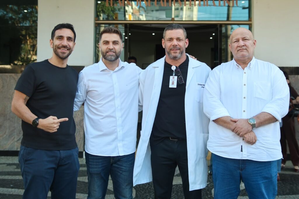 Em visita à Santa Casa, Wladimir destaca avanços na Saúde e defende mais recursos federais para Campos 1 WhatsApp Image 2026 08 19 at 10.43.41