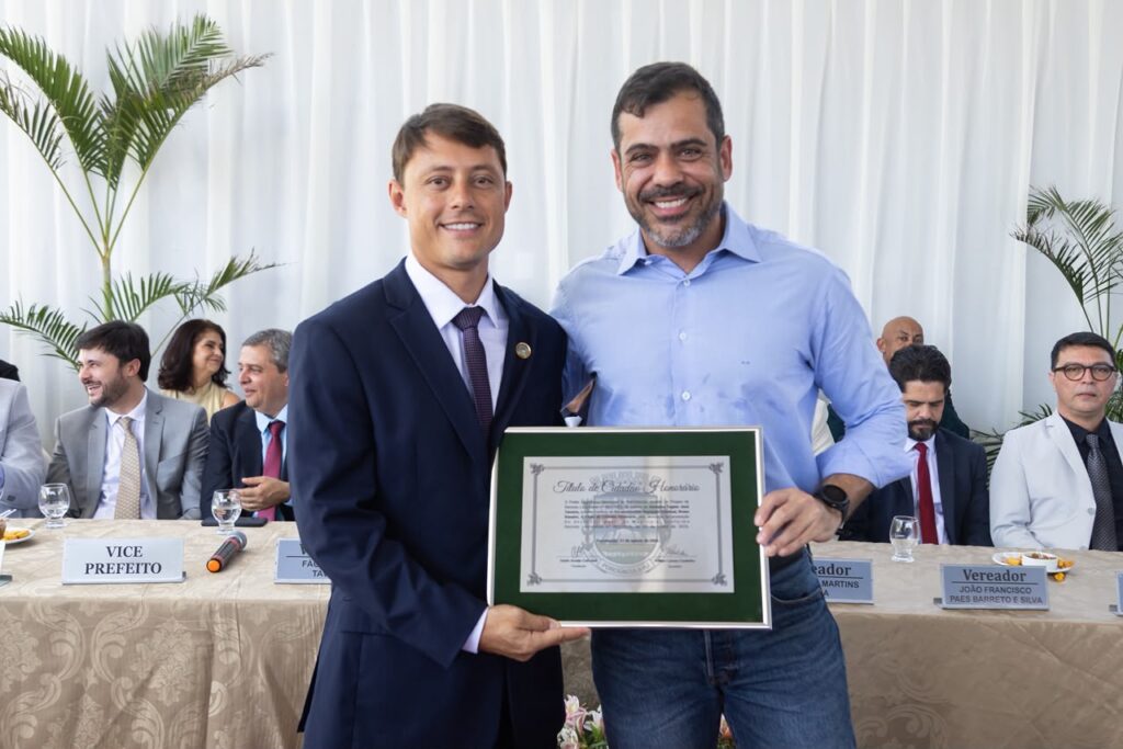 Bruno Dauaire recebe título