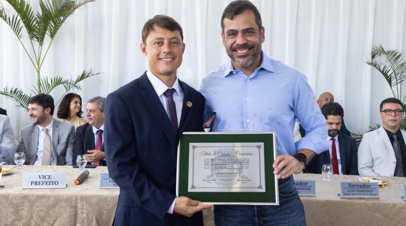 Bruno Dauaire recebe título