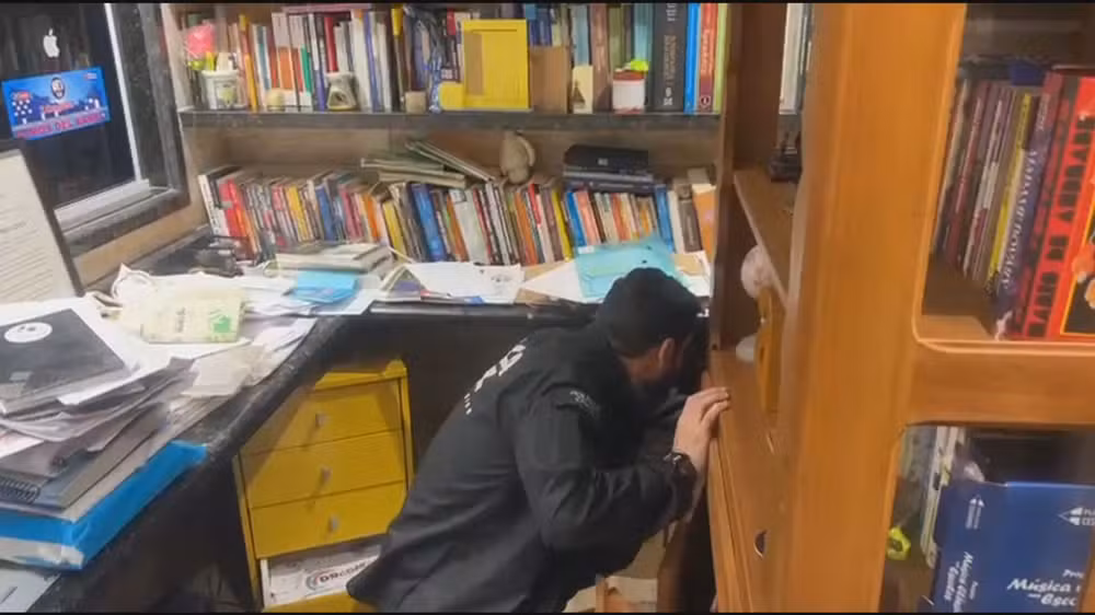Polícia faz operação para investigar esquema de fraudes em obras de escolas estaduais e cumpre mandados em Campos e região
