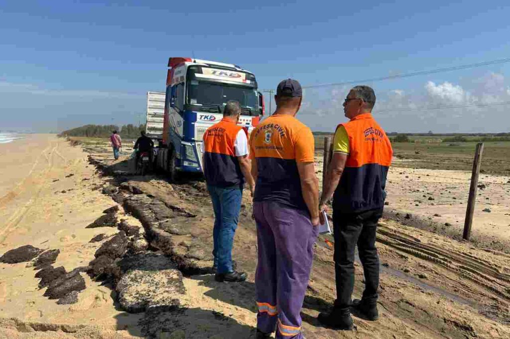 Defesa Civil mobiliza órgãos municipais diante dos impactos das ressacas no litoral de Campos 1 result WhatsApp Image 2026 08 14 at 16.11.43 1 Easy Resize.com