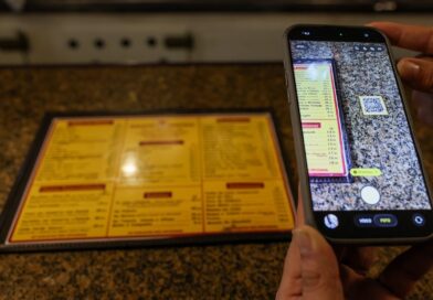 Comanda perdida e água da casa: veja 5 direitos do consumidor em bares do RJ Cardápio QR Code