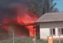 Incêndio de grandes proporções atinge galpão de empresa no Porto do Açu Galpão pega fogo no Porto do Açu