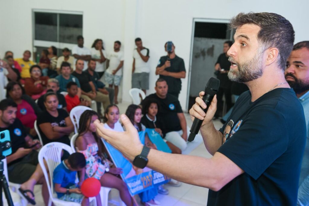 Candidato a federal Wladimir Garotinho percorre distritos de São João da Barra ao lado do candidato Hygor Barcelos 1 Wladimir em campanha em SJB