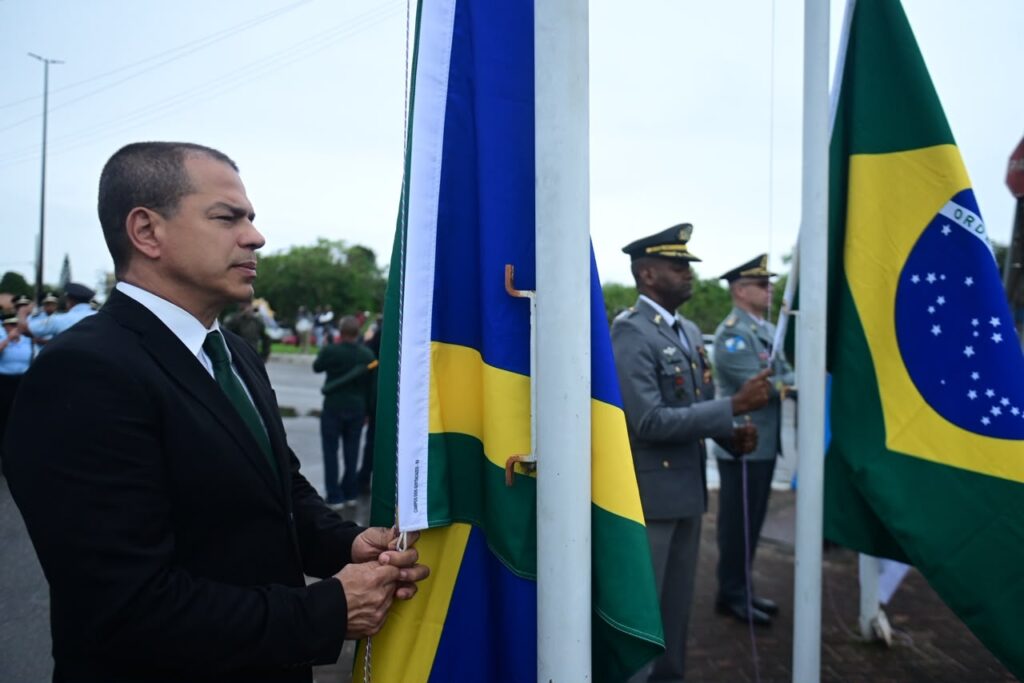 Prefeito Frederico Paes dá início ao Desfile da Independência em Campos 1 Prefeito Frederico Paes dá início ao Desfile da Independência