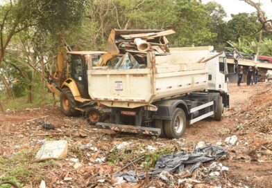 Força-tarefa segue com ações de recuperação de área de proteção à margem do Rio Paraíba Limpeza rio Paraíba em Campos