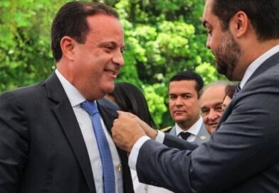 Justiça bloqueia até R$ 5 milhões de André Moura e outros investigados por fraude em contrato no RJ André Moura e Castro