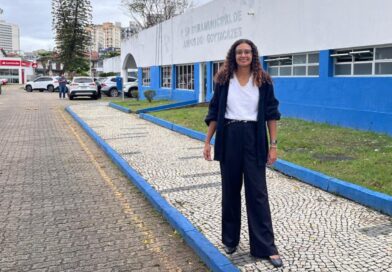 Da Gestão de Pessoas à sala de aula: Karina Reis realiza o sonho de ser professora da rede municipal Da Gestão de Pessoas à sala de aula: Karina Reis realiza o sonho de ser professora da rede municipal
