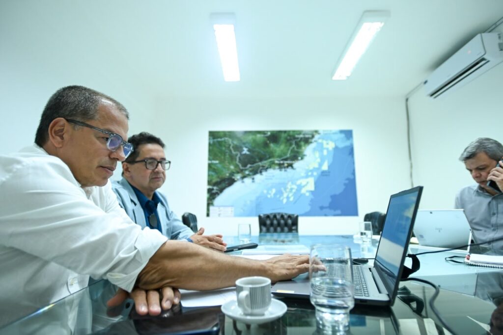 Prefeito Frederico Paes defende vigilância sobre royalties e cobra previsibilidade de investimentos da Petrobras 1 Frederico Paes defende vigilância sobre royalties e cobra previsibilidade de investimentos da Petrobras