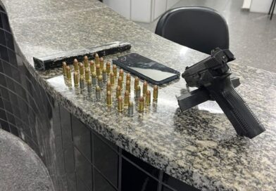 Homem é preso com pistola e 36 munições em Guarus Homem é preso com pistola e 36 munições em Guarus